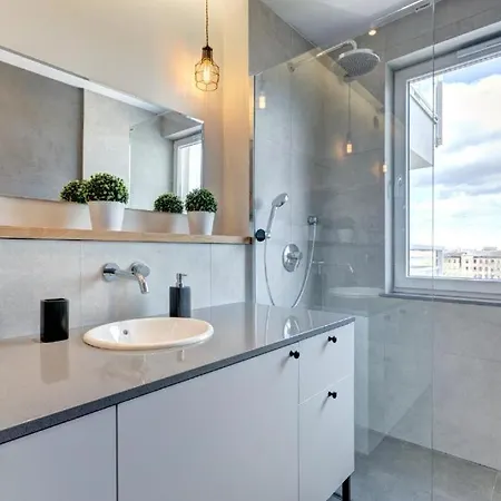 Rentapart Sadova Apartment *