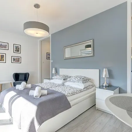 Rentapart Sadova Apartment *